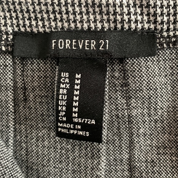 Gray pleated skirt - Picture 3 of 3